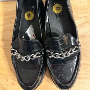 Jones New York shoe chunky black loafers with chain size 8